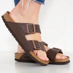 Birkenstock Arizona in dark brown
